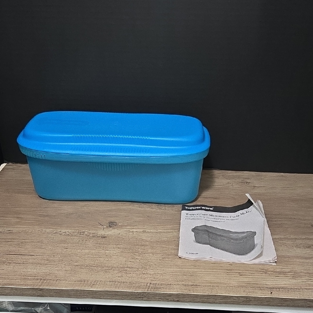 Tupperware Microwave Pasta Maker- Aqua/ Blue 6775A & 7209A Instructions Included
